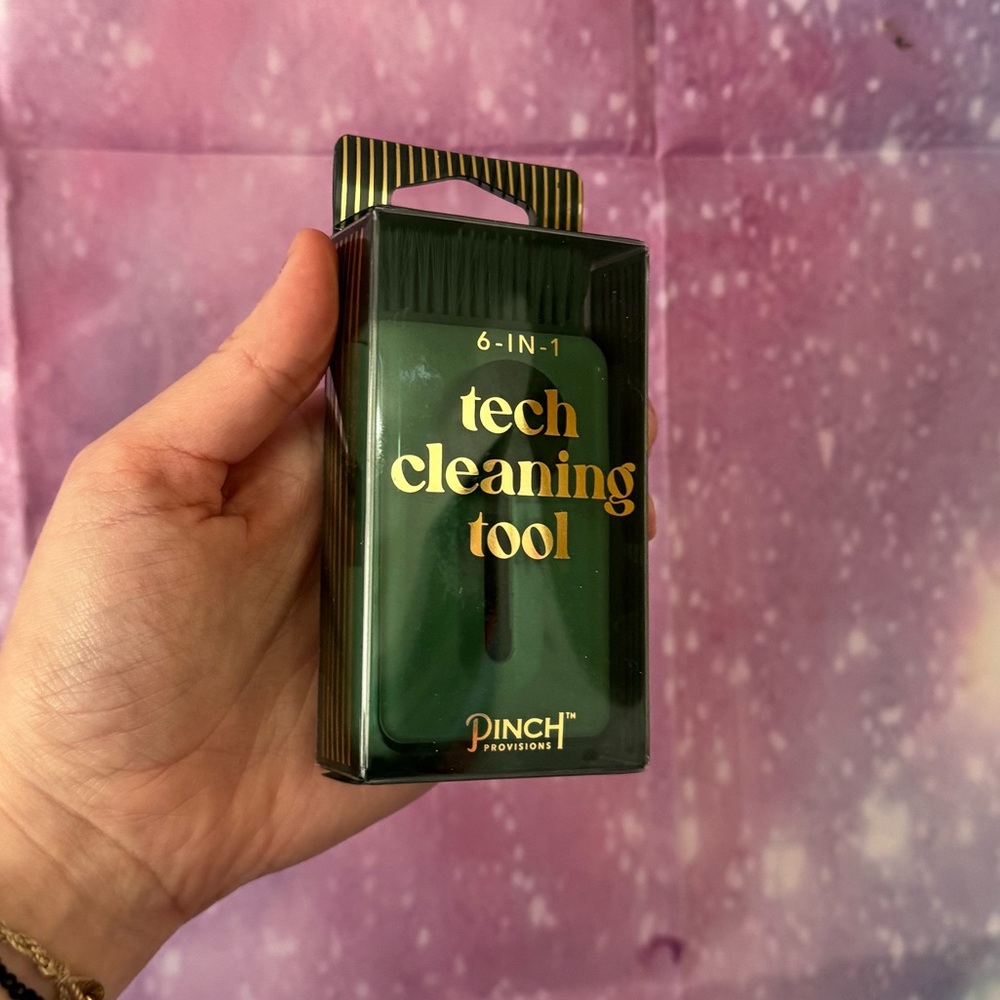 Pinch Provisions 6-in-1 tech cleaning tool kit 🛍